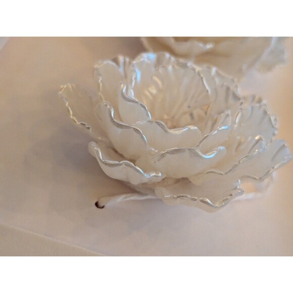 ZARA Earrings Womens Statement White Pearlized 3D Flower Lightweight Embossed - Picture 4 of 10